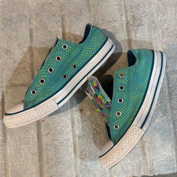 Converse Shoes​ - Picture 3 of 10